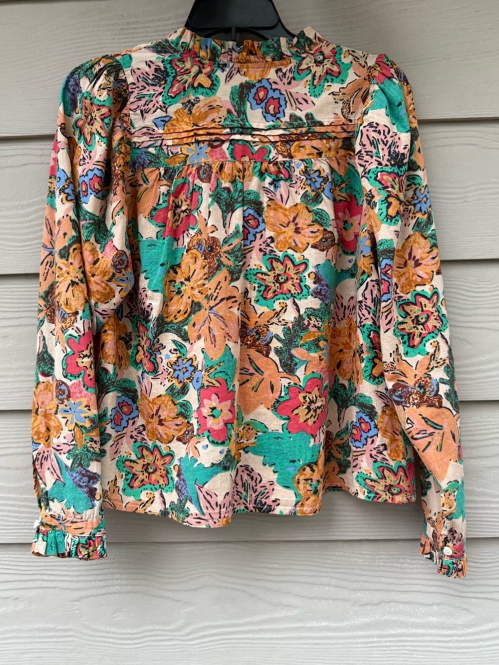 Love the Label brand floral long-sleeve blouse. - Picture 11 of 11
